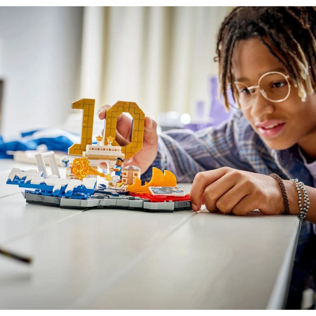 LEGO® Editions Kylian Mbappé – Football Highlights 43013 รูปที่ 4