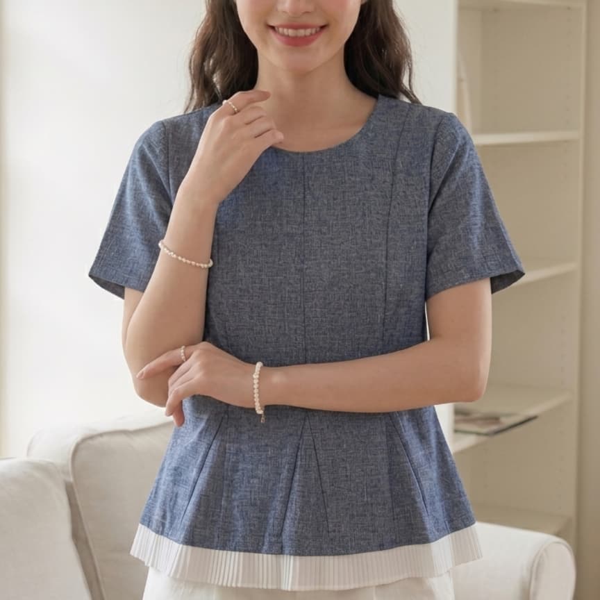 Glucoat | เสื้อแขนสั้น คอกลม ตีเกล็ดหน้า ซิปหลังยาว รูปที่ 3