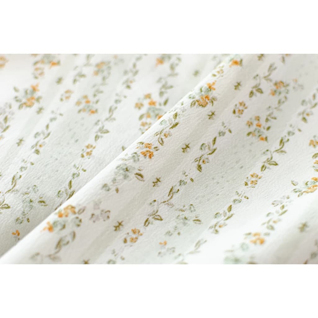 Narinari : MT4101 Trimmed Peter Pan Collar Blouse เสื้อทำงานปกบัวผ้าพิมพ์ลาย รูปที่ 6