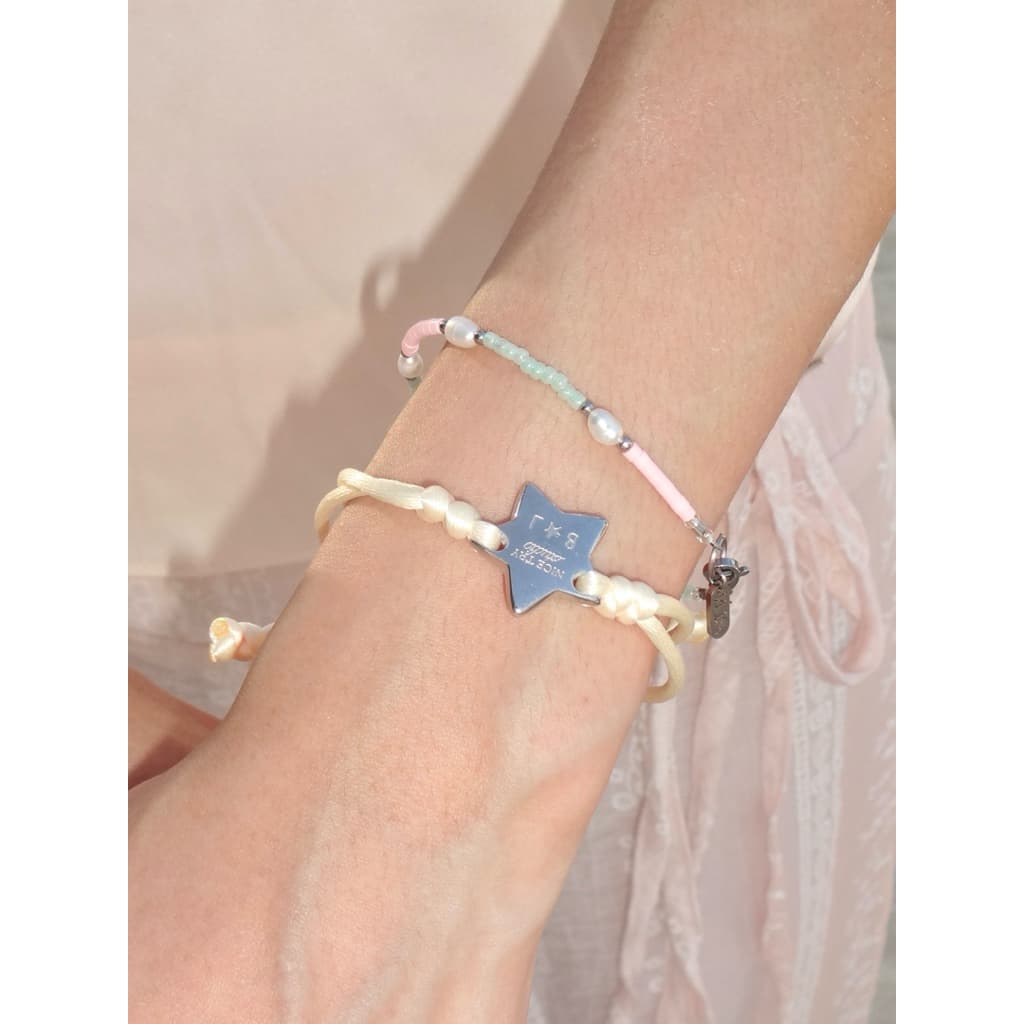 nice try studio - Star Girls Mini Pearl Bracelet สร้อยข้อมือไข่มุกแท้และลูกปัด ห้อยจี้ดาว ไม่ลอก ไม่ดำ รูปที่ 3