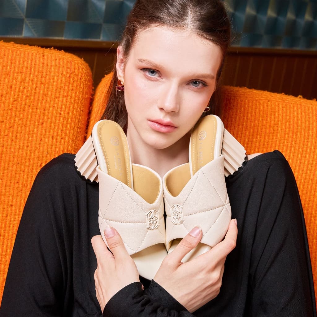LA BELLA รองเท้าส้นสูงเปิดส้นหนังแกะ รุ่น ELEGANTE SOFT STITCH SANDALS 5 สี รูปที่ 2