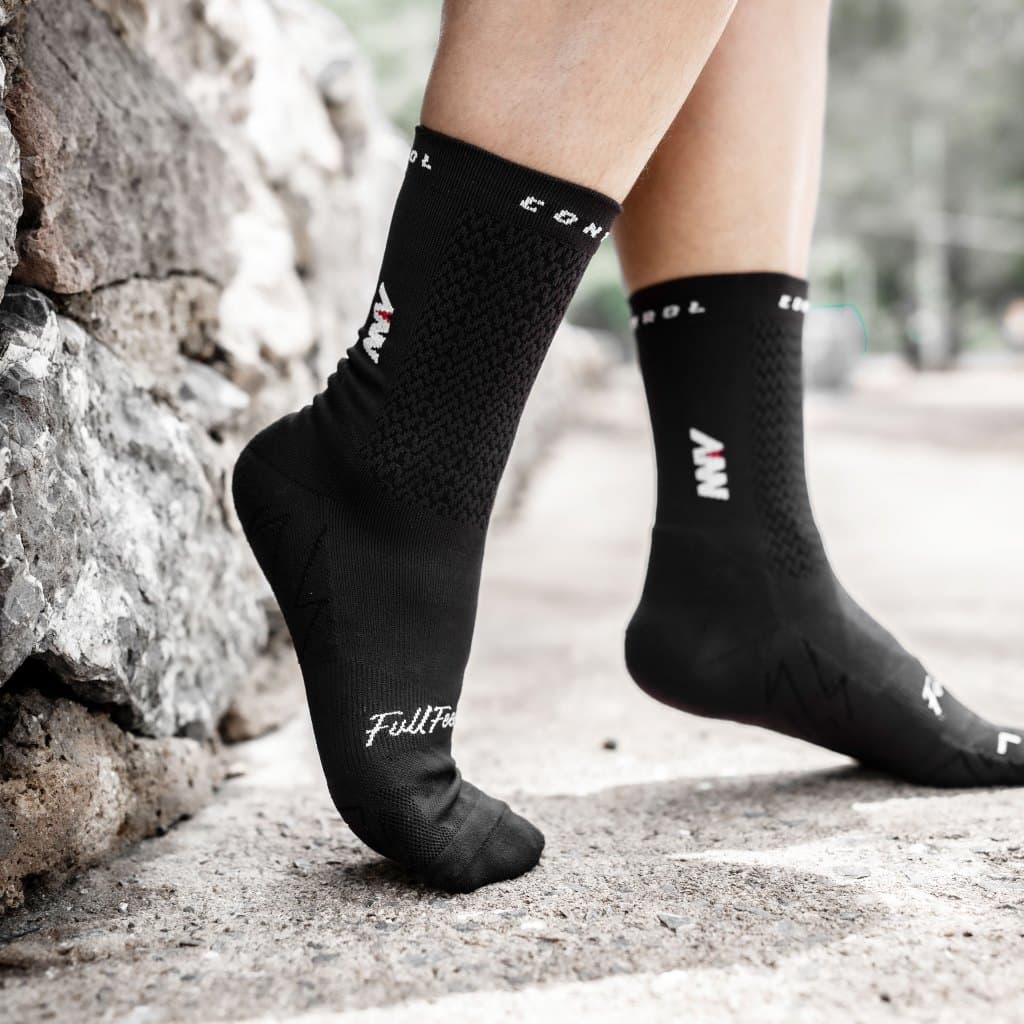 NNV Running Socks / ถุงเท้าไร้ตะเข็บสำหรับวิ่งระยะมาราธอน ข้อกลาง รูปที่ 9