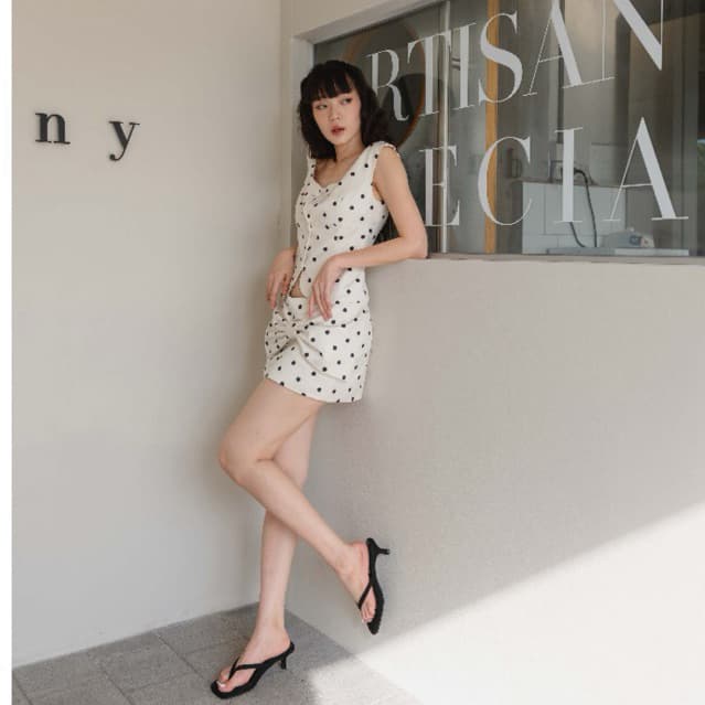 TACHA Alexa sandals รองเท้าหูหนีบหนังกลับ ส้น 1.5 นิ้ว รูปที่ 4