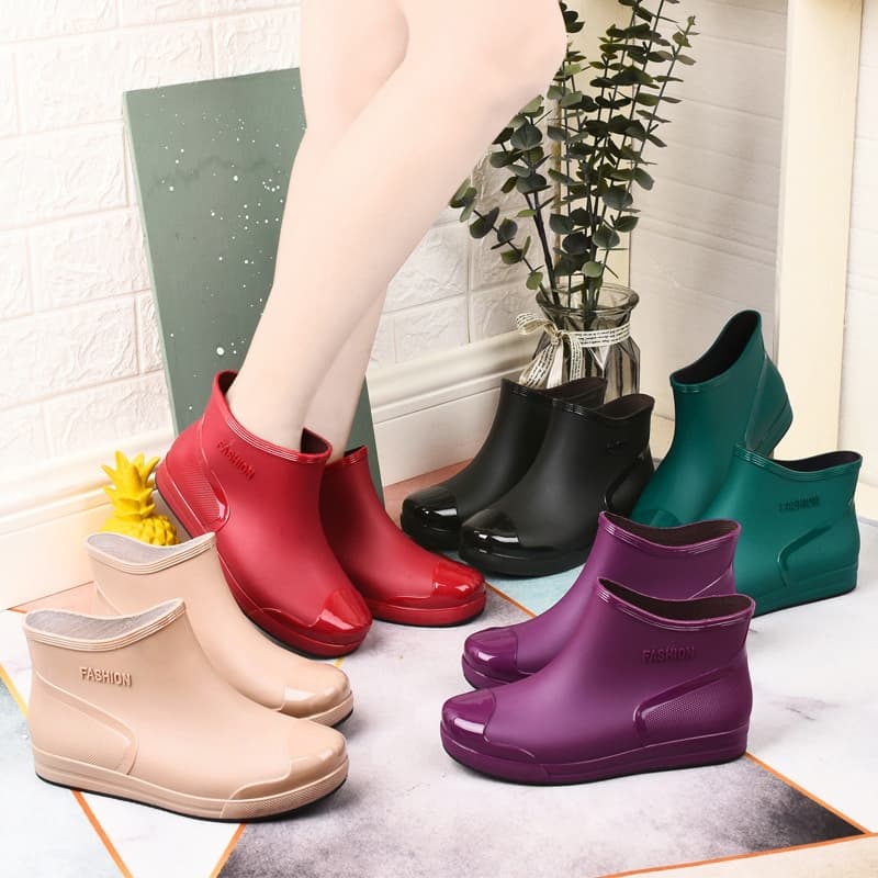 LxShop รองเท้ากันฝนผู้หญิงแฟชั่น หลายสีให้เลือกชมพูอ่อน ม่วง ดำ แดง เขียว ดีไซน์ทรงเตี้ย FASHION กันน้ำกันลื่น รูปที่ 8
