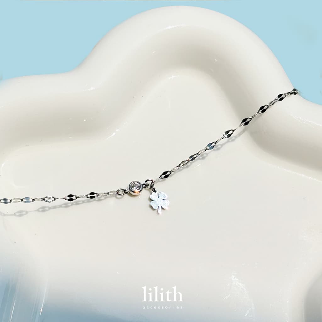 Lilith - Lucky clover Bracelet สร้อยข้อมือ จี้ใบคลเวอร์ รูปที่ 5