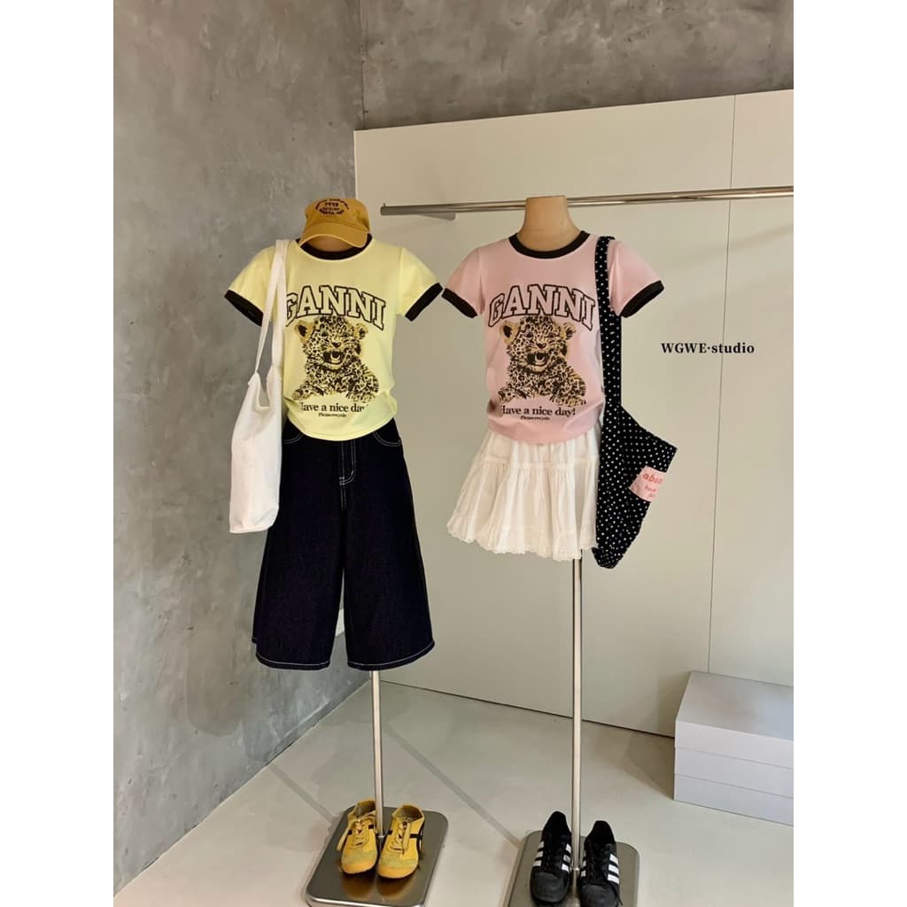 9068# เสื้อยืดคอกลมแขนสั้น สกรีนลายช่วงอก เนื้อผ้าดี ใส่สบาย TAG : WG.WE รูปที่ 3