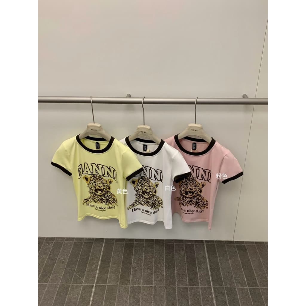 9068# เสื้อยืดคอกลมแขนสั้น สกรีนลายช่วงอก เนื้อผ้าดี ใส่สบาย TAG : WG.WE รูปที่ 4