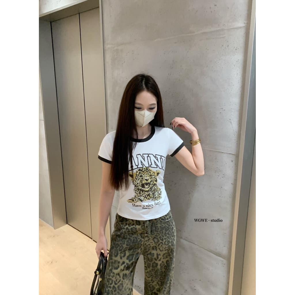 9068# เสื้อยืดคอกลมแขนสั้น สกรีนลายช่วงอก เนื้อผ้าดี ใส่สบาย TAG : WG.WE รูปที่ 9