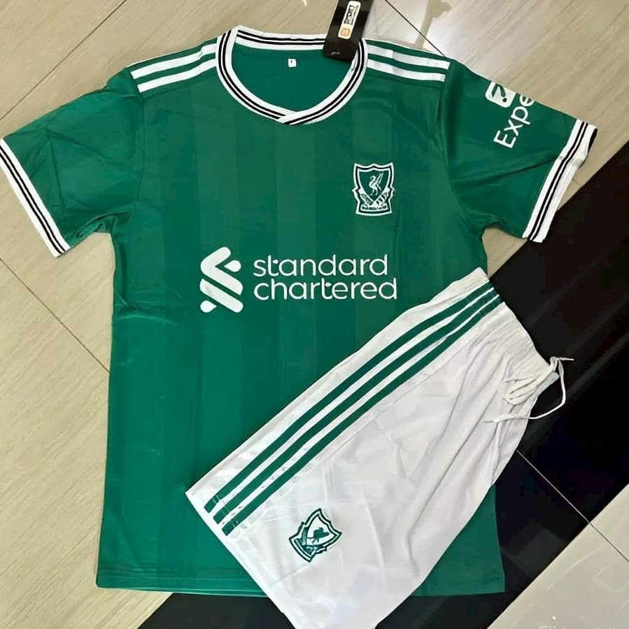 เสื้อบอลหงส์แดง สีเขียว 2025/26 รุ่นแฟนบอล ชุดแข่งผู้ชาย แขนสั้น ผ้าเบา ระบายอากาศดี ใส่สบาย รูปที่ 5