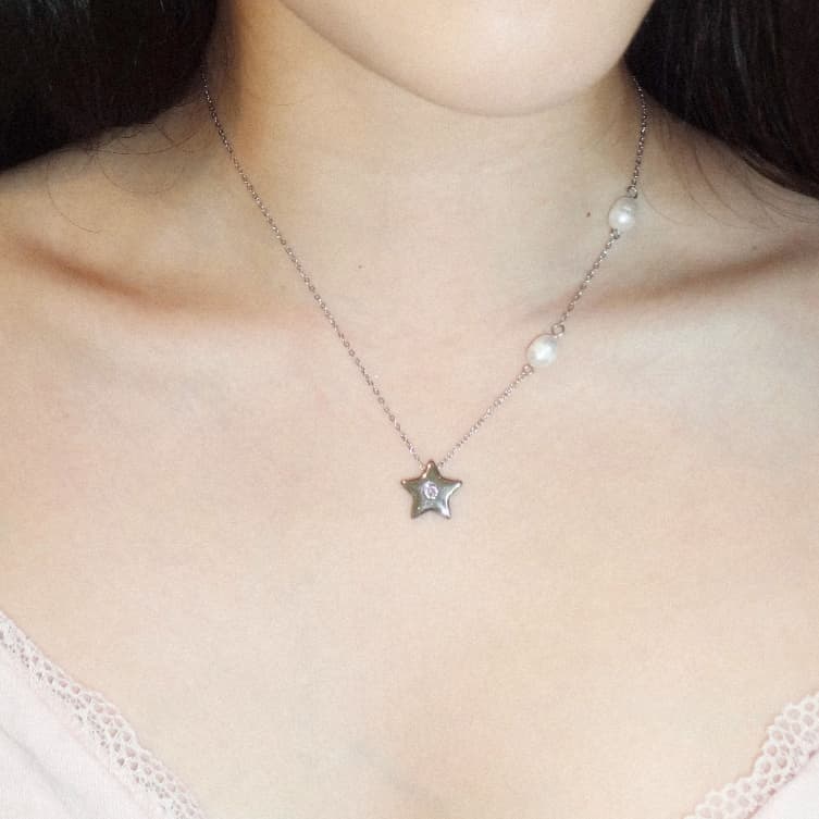 nice try studio - True Star Double Pearl Necklace สร้อยคอจี้ดาว ไข่มุกแท้ กันน้ำ กันเหงื่อ รูปที่ 5