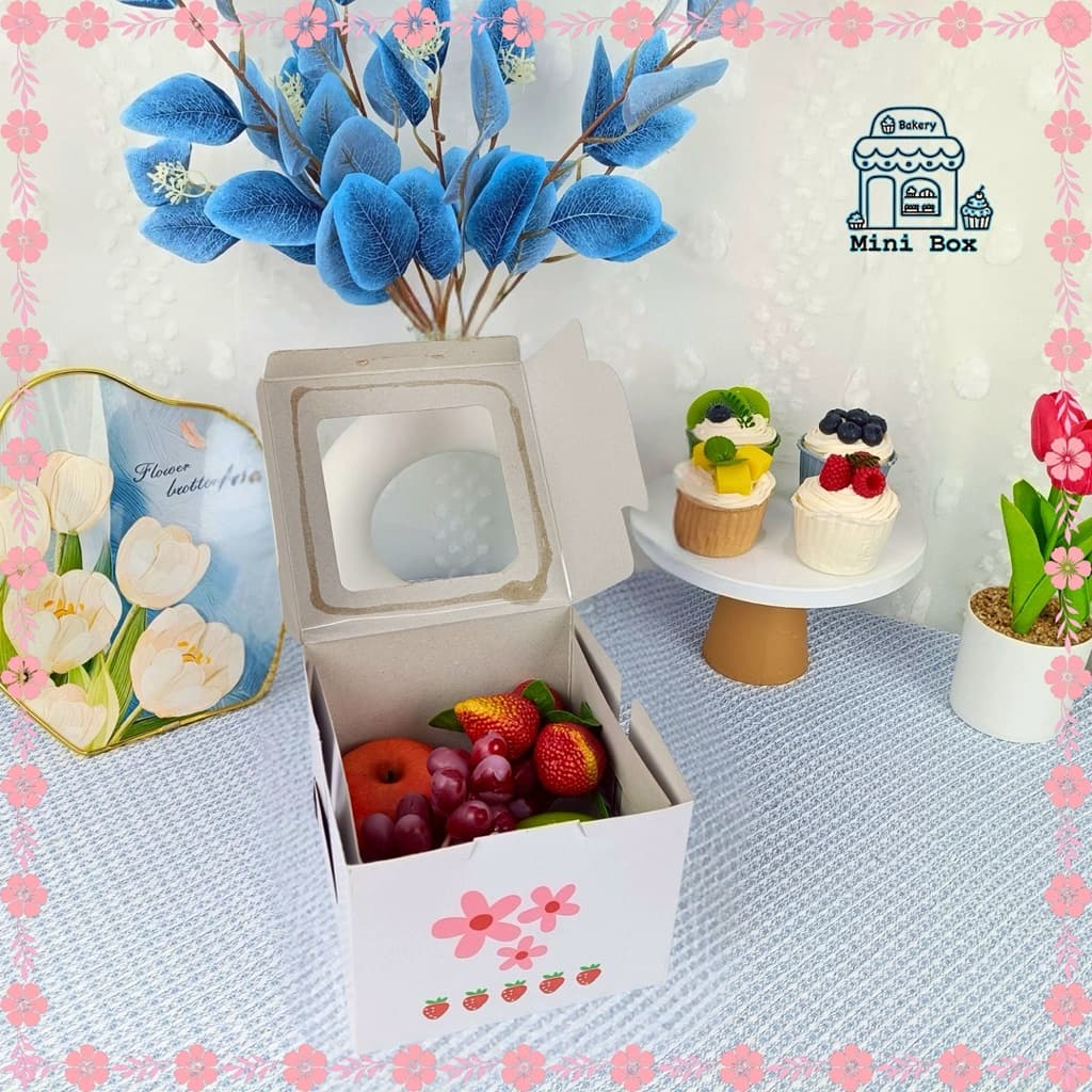 กล่องเค้ก ครึ่งปอนด์ พิมพ์ลายสตอเบอรี่นมชมพู หลังเทา สูง 12.5 cm. รูปที่ 4