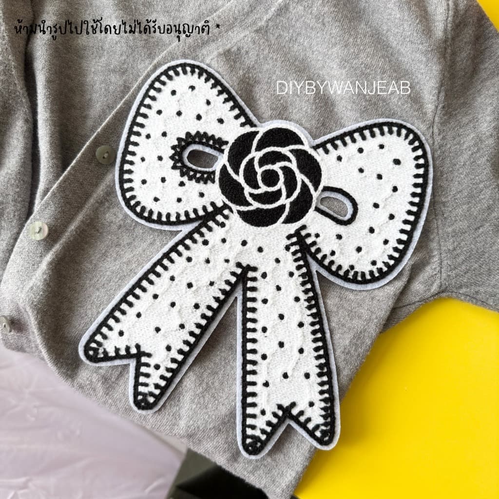 โบว์ดำ DIY ตัวรีดติดเสื้อรีดกับวัสดุที่เป็นผ้าได้หลากชนิด ติดบนอุปกรณ์นักเรียน ติดกระเป๋า ติดรองเท้าผ้า งานปัก ซ่อมเสื้อ รูปที่ 9