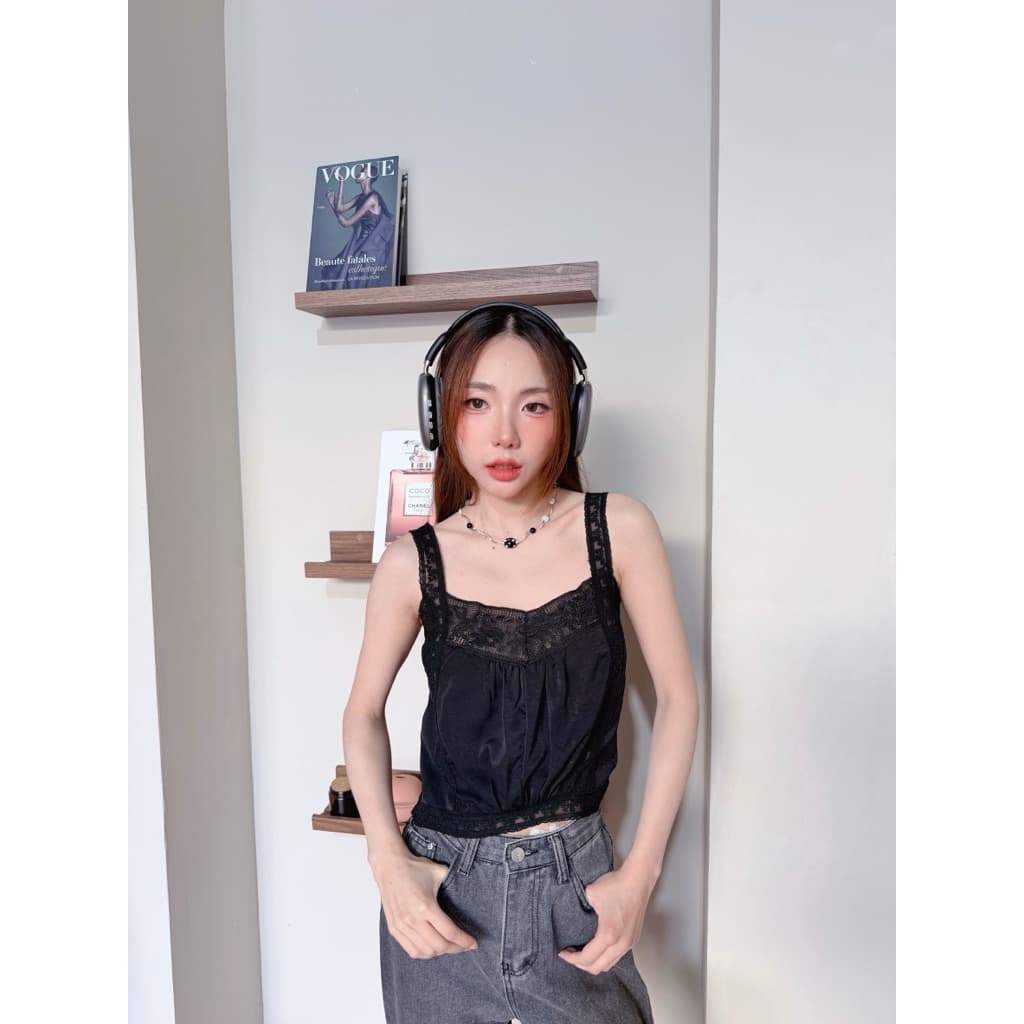 BY IRA Helena Top. เสื้อกล้ามสายเดี่ยวแต่งลูกไม้ ซีทรูข้างๆ รูปที่ 8