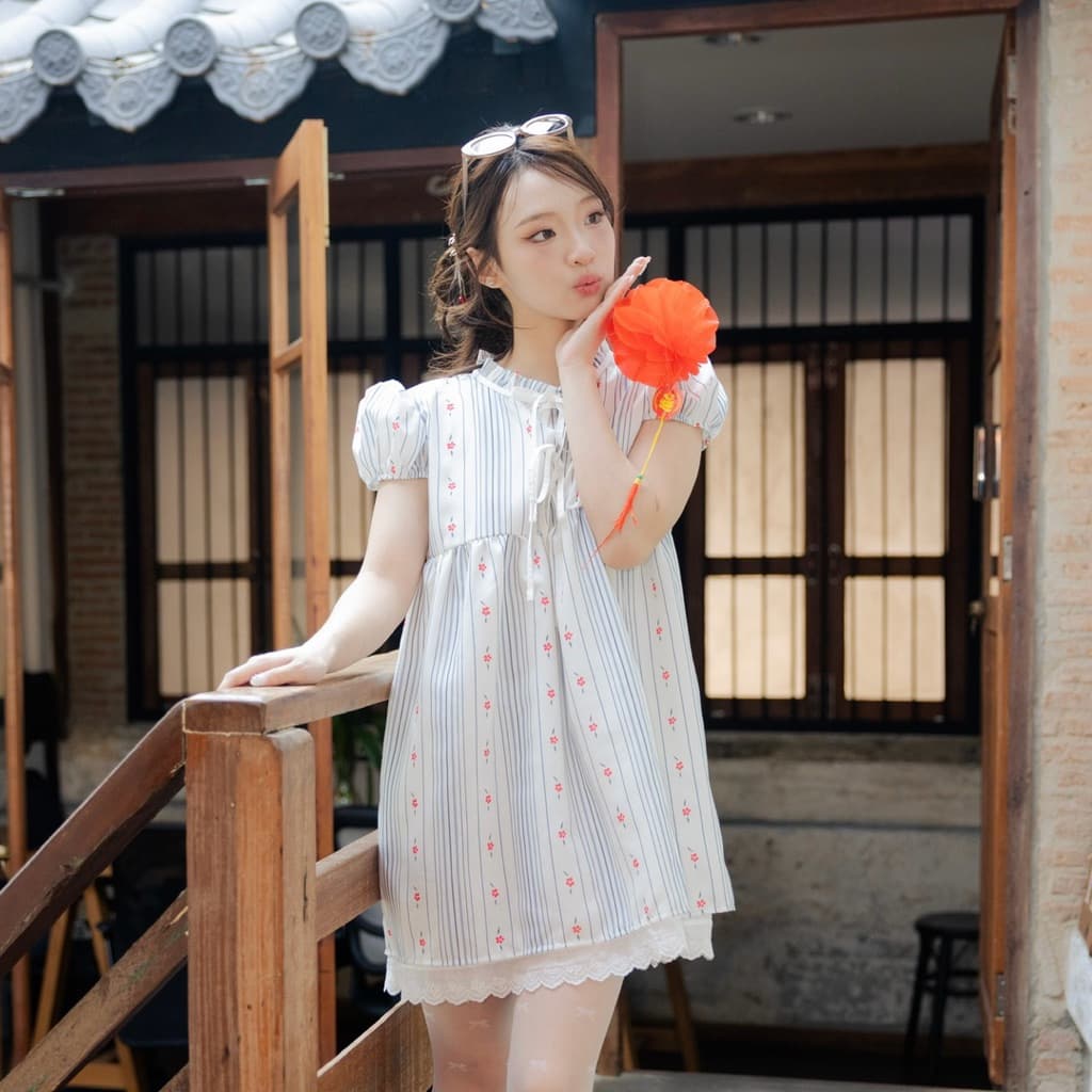 RIKA เป่าเป้ย มินิเดรสแขนกระป๋องคอระบายโบว์หน้า รูปที่ 7