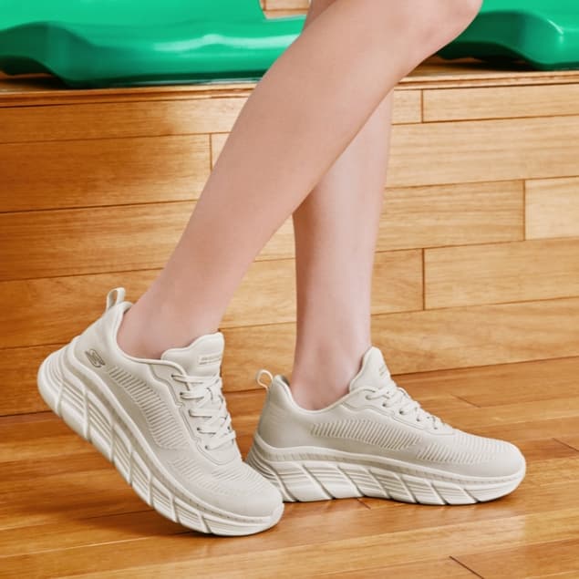 Skechers สเก็ตเชอร์ส รองเท้าลำลองผู้หญิง Women BOBS Sport B Flex Hi Flying Hi Casual Shoes - 117385-OFWT Memory Foam รูปที่ 4