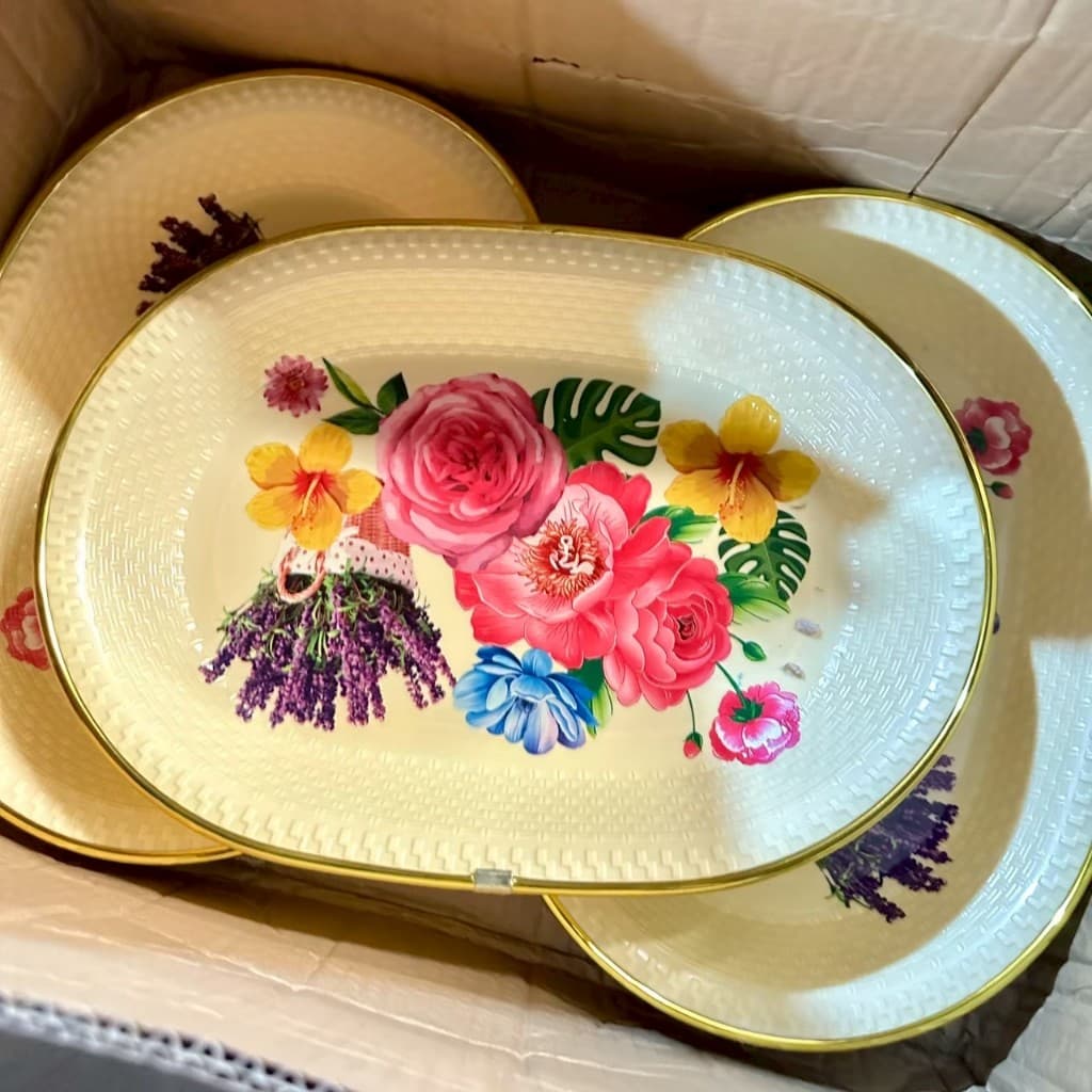ถาดพลาสติก ถาดใส่ของ อเนกประสงค์ ขอบทอง สกรีนลายสวยชัด มีให้เลือกหลายแบบ ทรงรี/มน/เหลี่ยม รูปที่ 1
