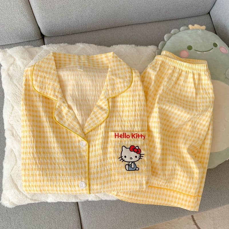 ชุดนอนฤดูร้อน Hello Kitty ลายสก๊อตสีเหลือง 2ชิ้น เสื้อสั้น กางเกงขาสั้น นุ่มสบาย ไซส์ M-2XL ส่งจากไทย รูปที่ 1