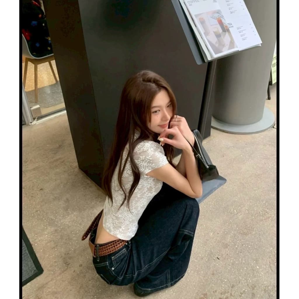 9273 เสื้อลูกไม้ซีทรูทอฉลุลาย 3D สวยปราณีต ทรงเข้ารูปสลิมฟิตเป๊ะ ดีเทลคอกลมกุ๊นขอบหยักสุดคิ้วท์ เนื้อผ้านิ่ม รูปที่ 8
