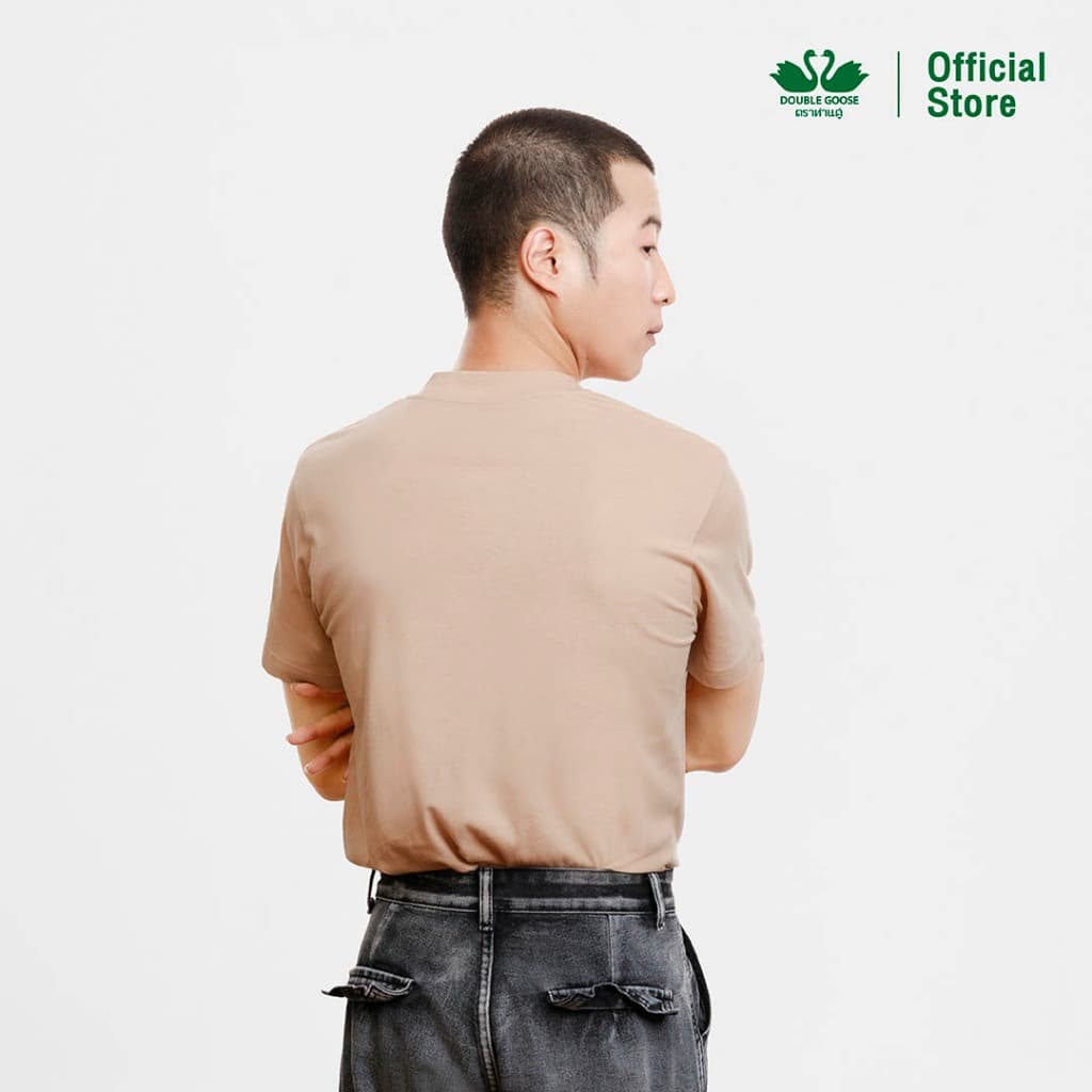 ห่านคู่ เสื้อยืดผู้ชาย คอกลม รุ่น Relax Fit (สีน้ำตาลนูเกต,ฟ้าก้อนเมฆ,ส้มดอกพีช,แดงกุหลาบหม่น,เงินอมเทา) รูปที่ 3