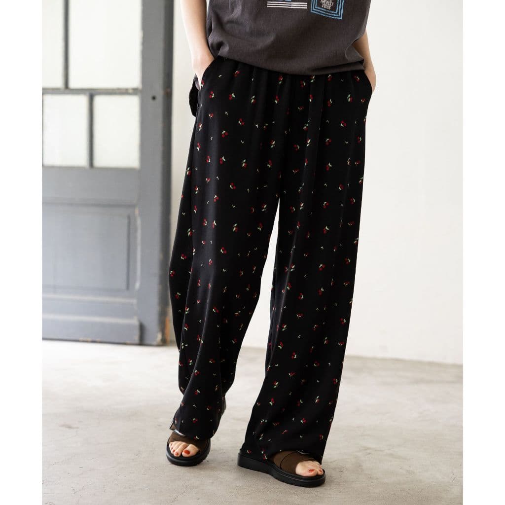 niko and ... กางเกงพิมพ์ลายวินเทจ เรียบลื่น Retro print loose-fitting pants รูปที่ 2