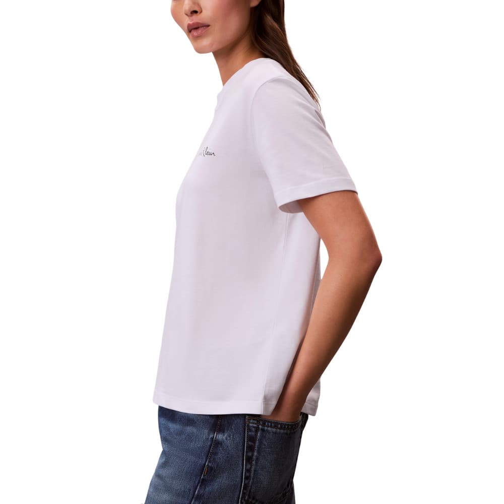 CALVIN KLEIN เสื้อยืดคอกลมแขนสั้นผู้หญิง Small Script Logo ทรง Regular รุ่น 47E809G YAA-สีขาว รูปที่ 5